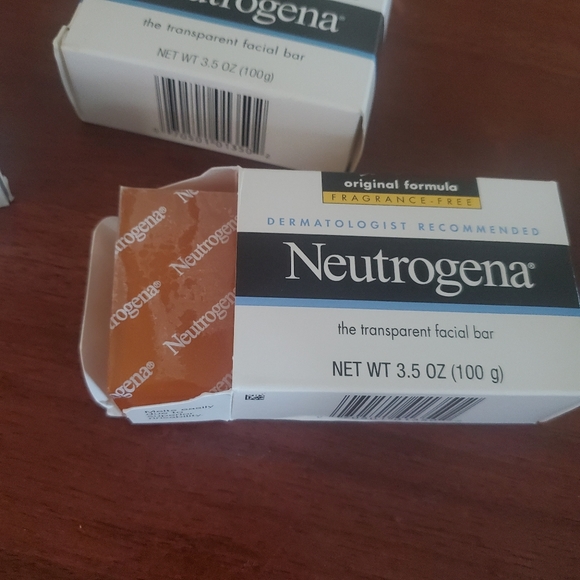Neutrogena Gentle Facial Cleansing Bar 3.50 oz. NIB 3 Boxes - Picture 3 of 3